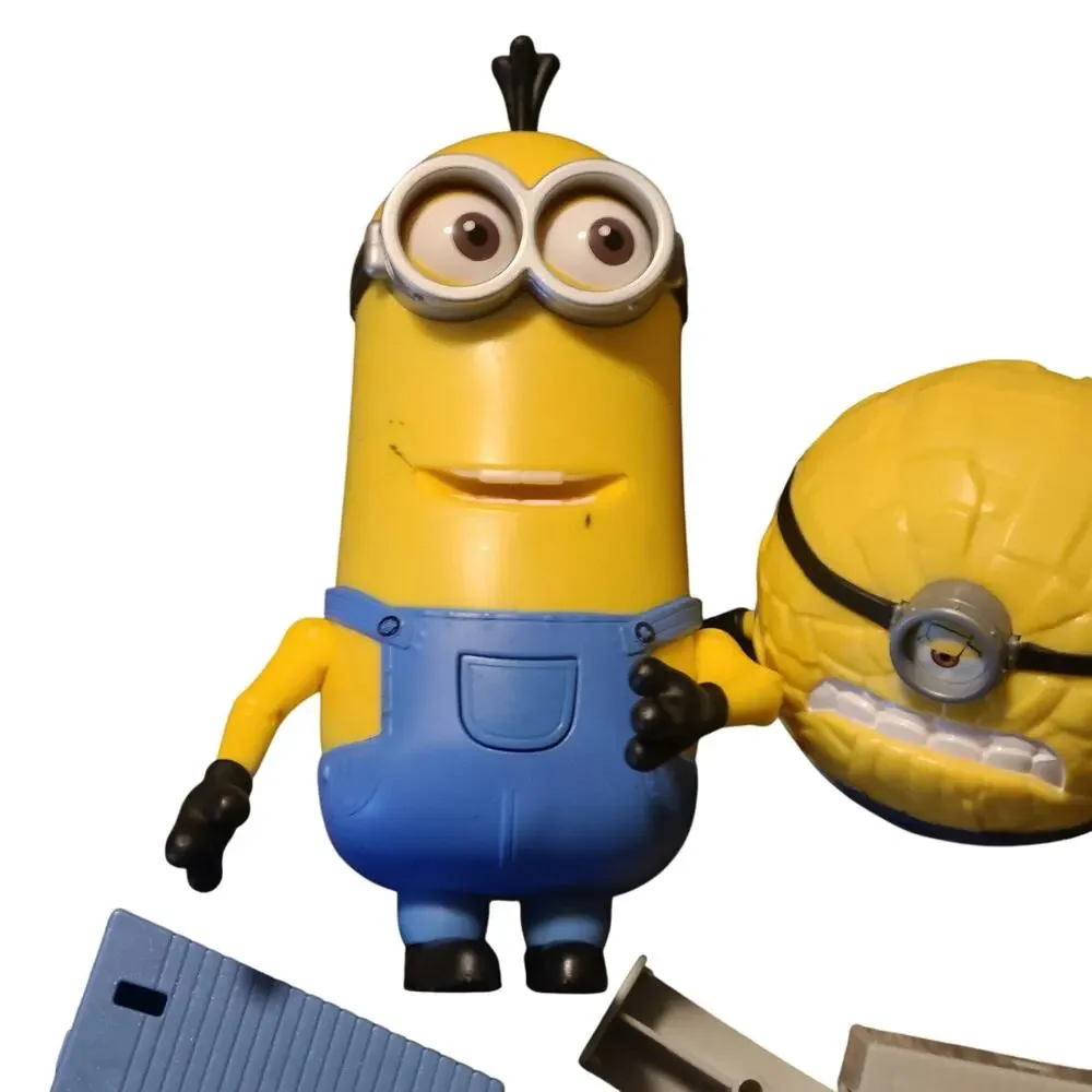 Minions  ACTION FIGURE (Lof of 4 4